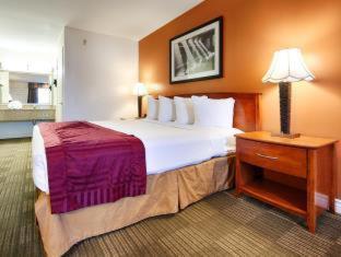 Best Western Palm Garden Inn Westminster Room photo